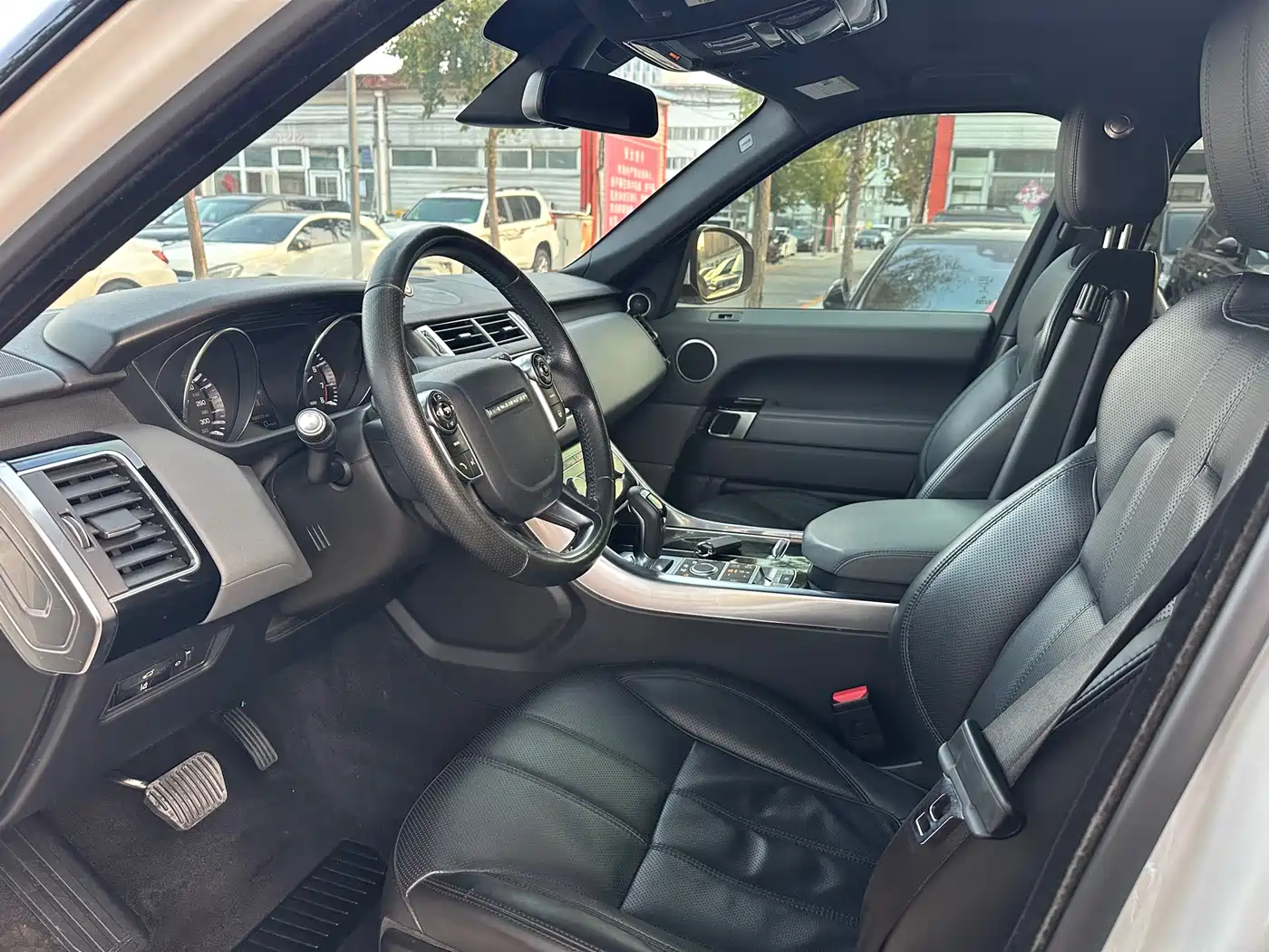 Land Rover Range Rover Sport 2016 Model 3.0 SC V6 HSE фото 9