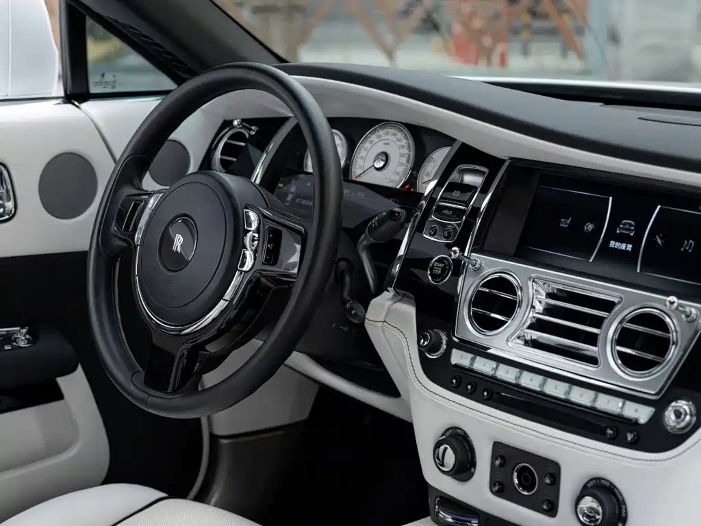 Фото 11 - Rolls-Royce Wraith