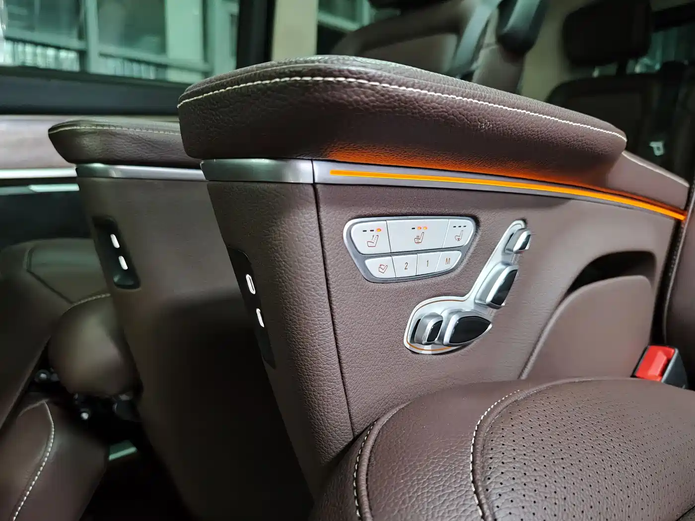 Mercedes-Benz V-Class 2022 V 260 L Long Wheelbase Luxury Edition фото 27