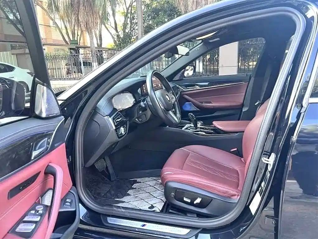 BMW 5 Series 2022 Model Second Facelift 525Li M Sport Package фото 4