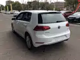 Фото 6 - Volkswagen Golf