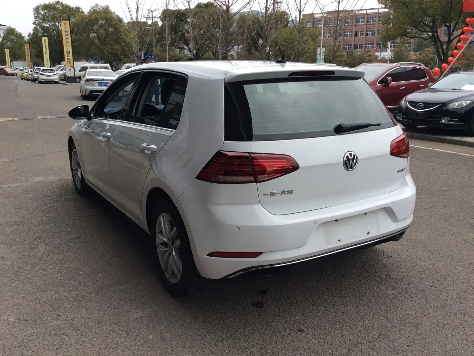 Фото 6 - Volkswagen Golf