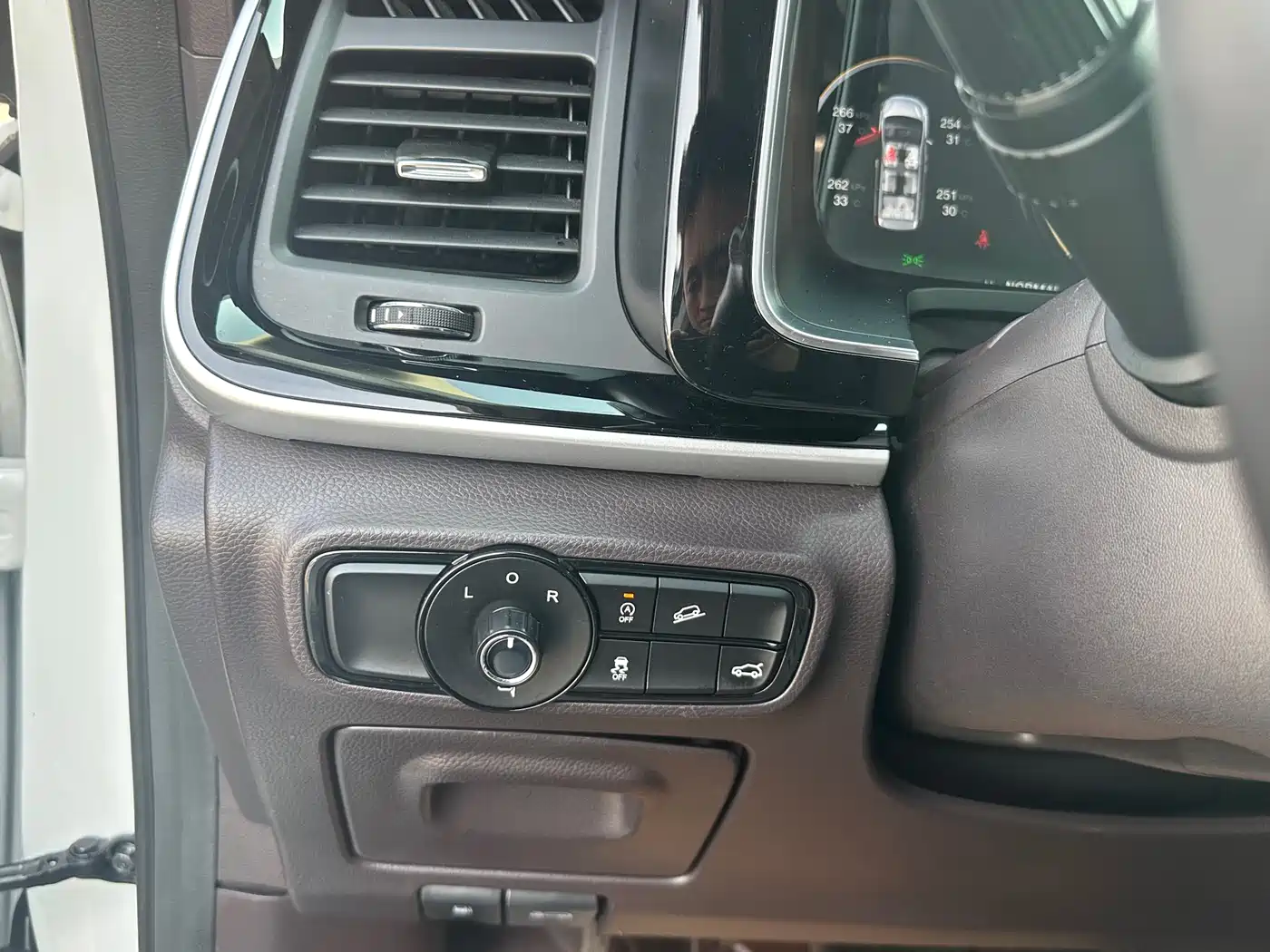 GAC Trumpchi Trumpchi M8 2021 Leading Show Series 390T Ultimate Edition фото 16