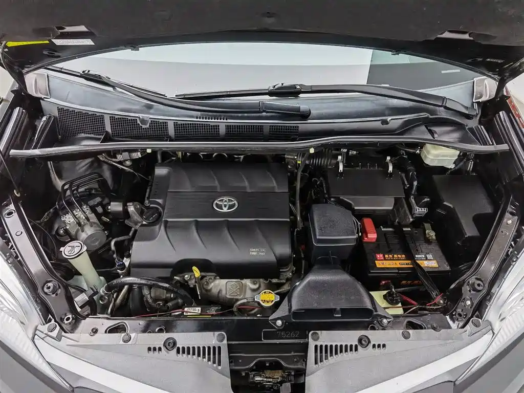 Toyota Sienna 2013 3.5L 4WD Automatic фото 20
