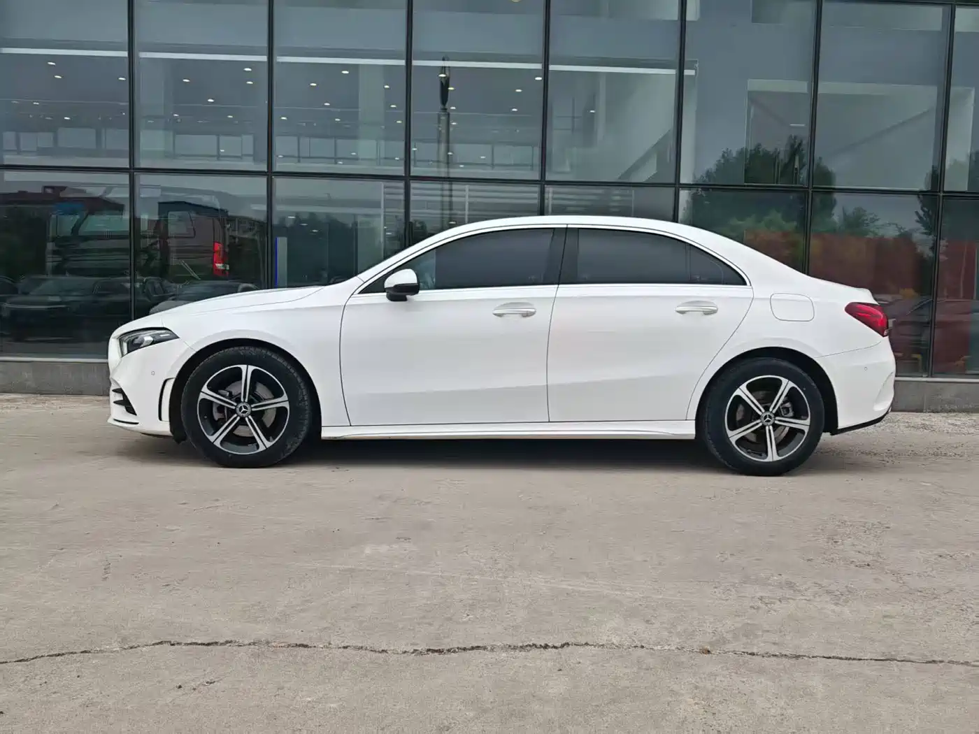 Mercedes-Benz A-Class 2023 A 200 L Fashion фото 5