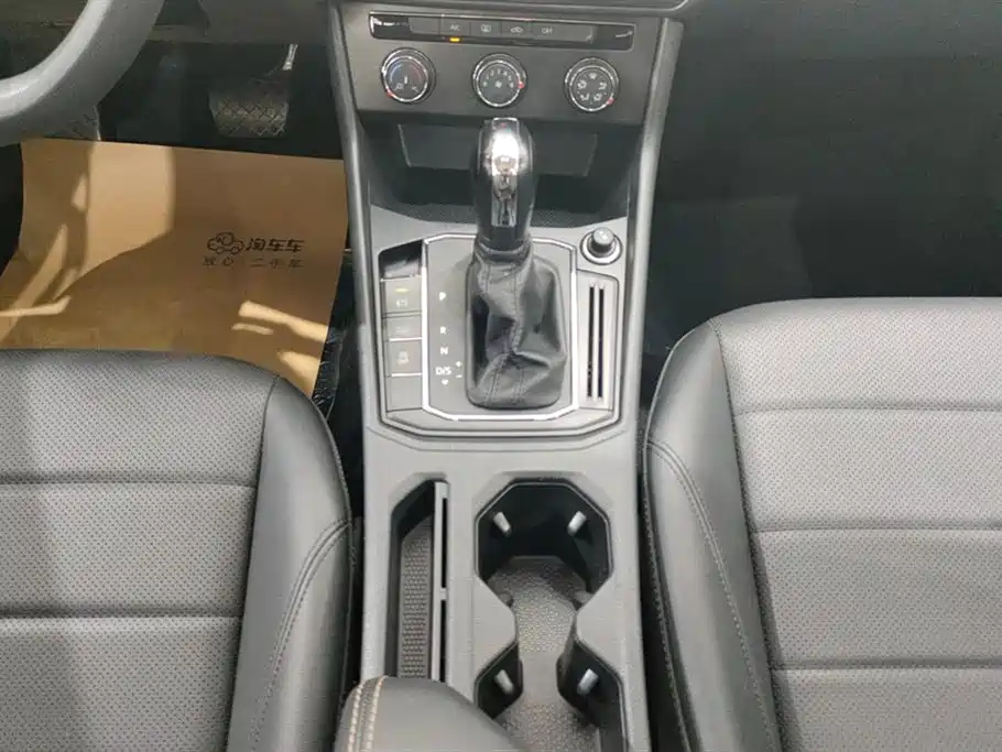 Volkswagen Lavida 2019 1.5L Automatic Comfort Edition China VI фото 16