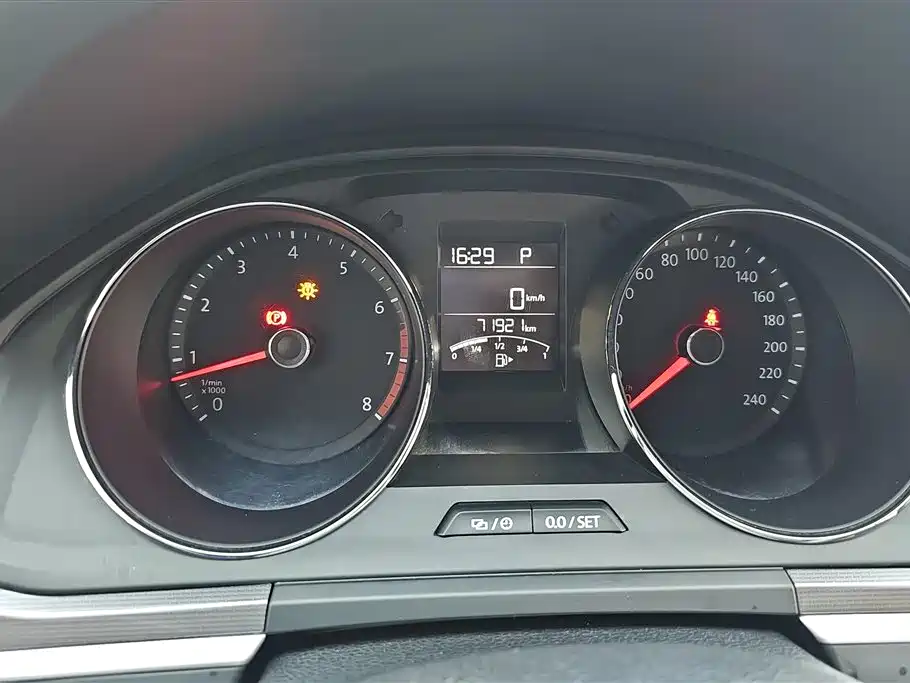 Volkswagen Bora 2018 1.5L Automatic Fashion фото 14