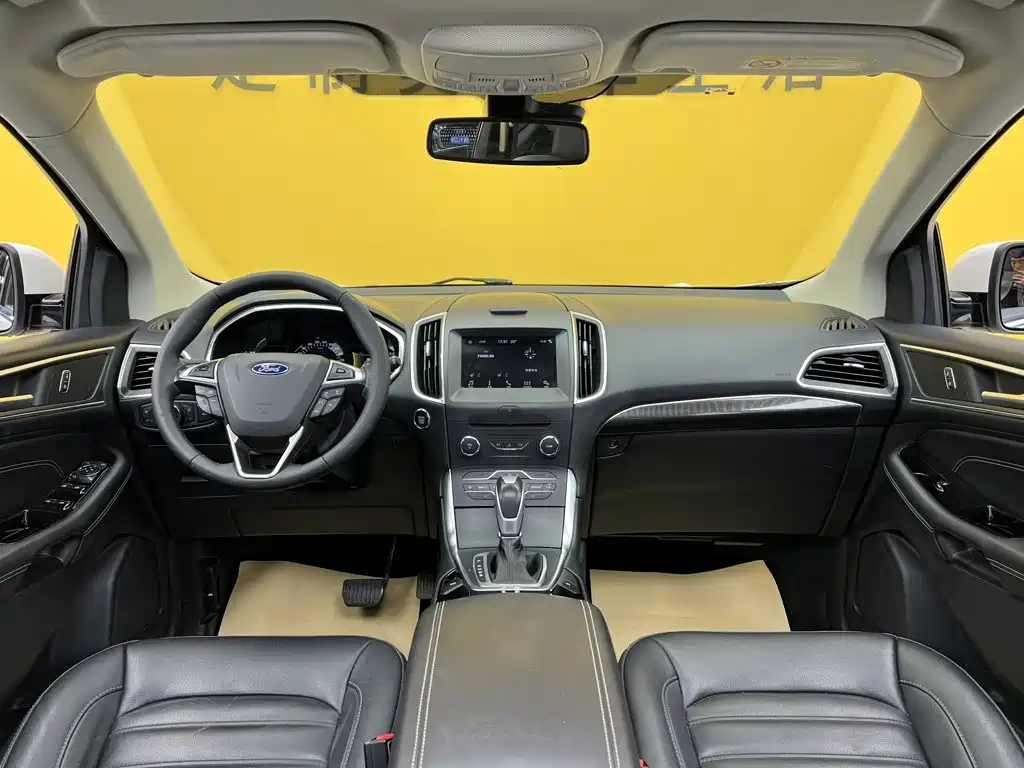 Фото 35 - Ford Edge