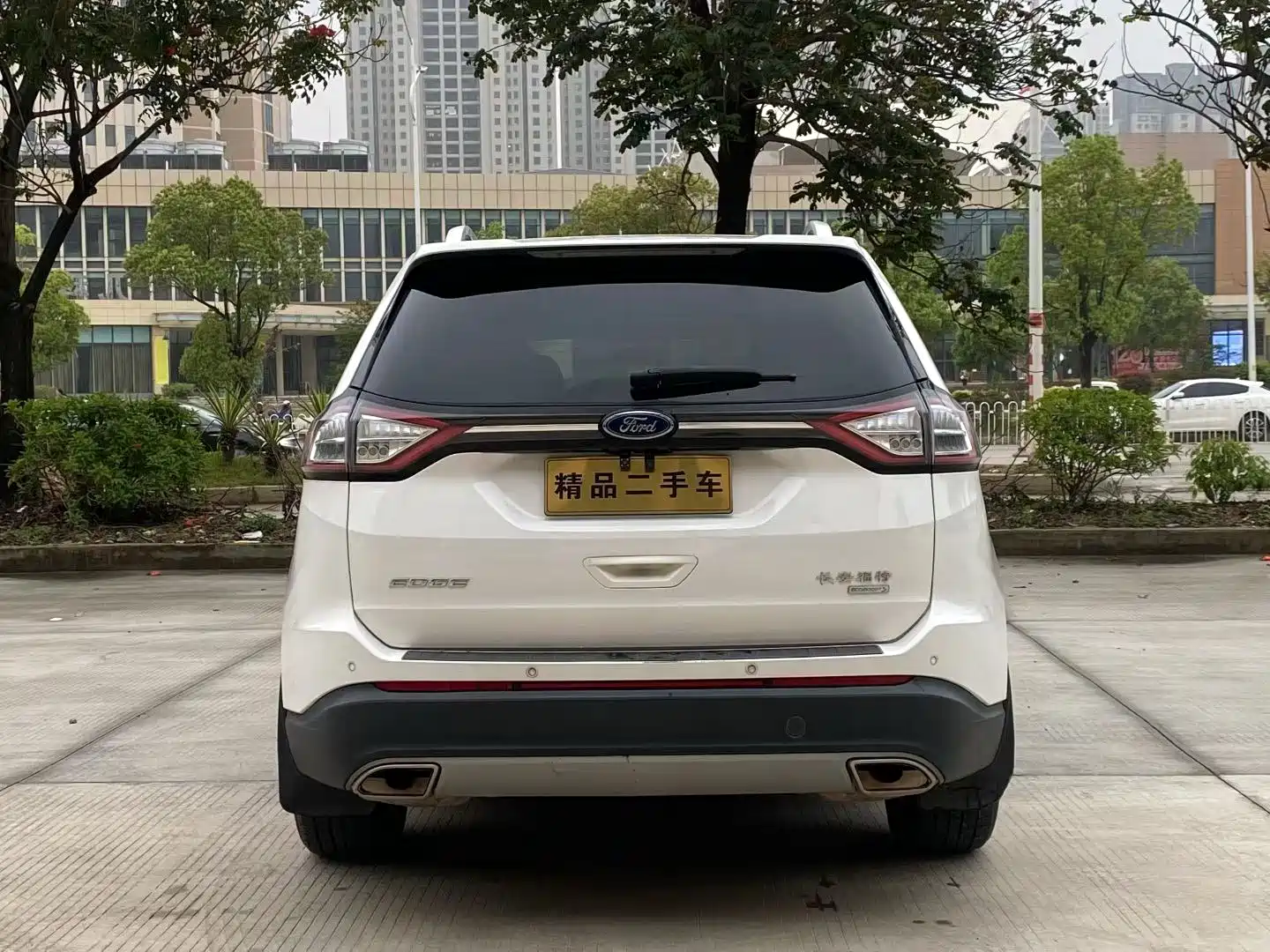 Фото 8 - Ford Edge