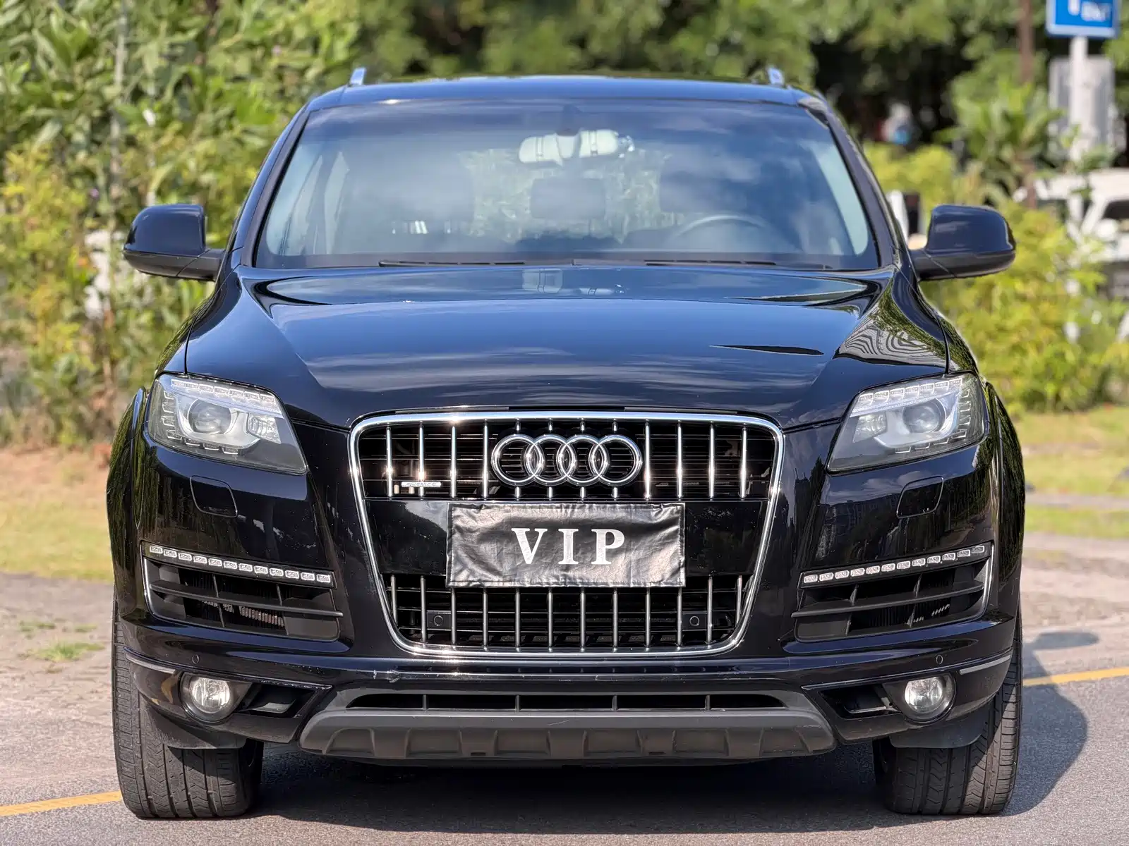Photo 2 - Audi Q7