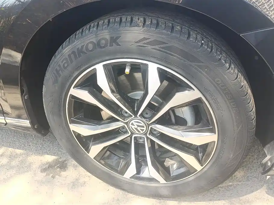 Volkswagen Magotan 2019 330TSI DSG Luxury China V фото 6