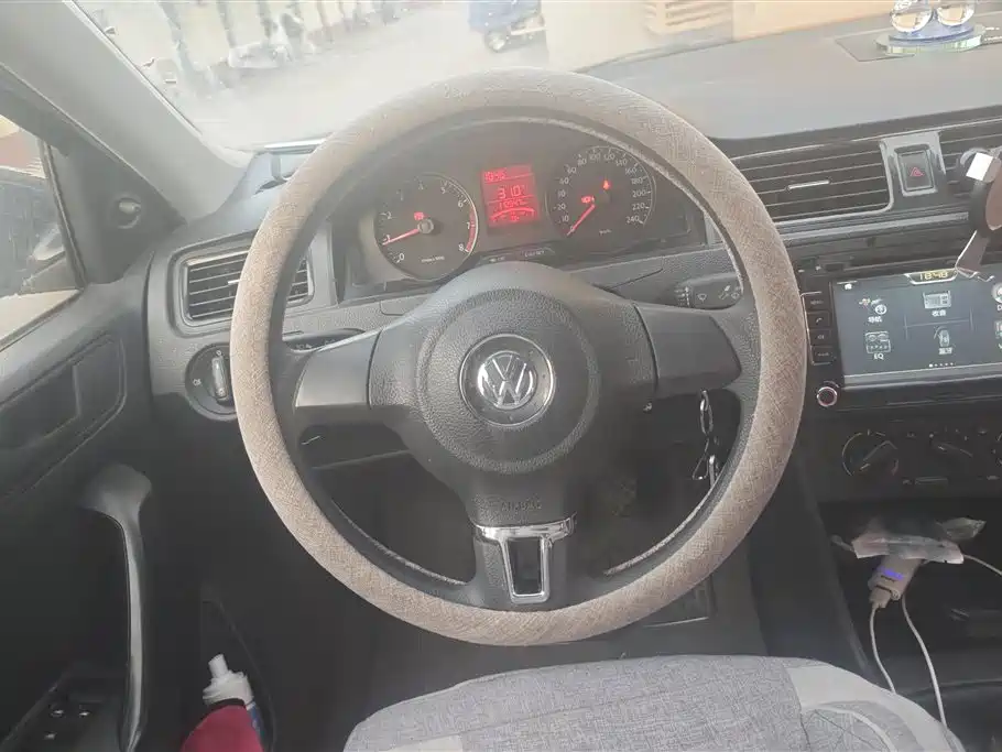 Volkswagen Santana 2013 1.4L Manual Trend Edition фото 15