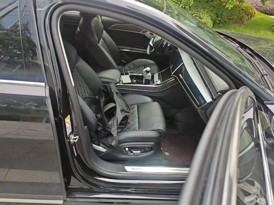 Audi A8 2023 A8L 50 TFSI quattro Exclusive фото 8