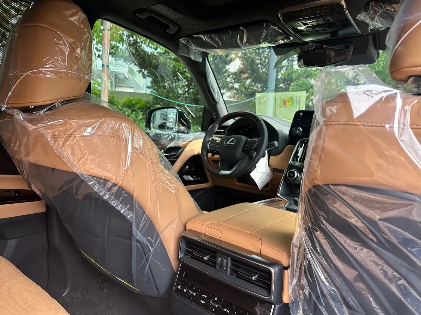 Lexus LX 2025 700h Boundary Edition фото 8