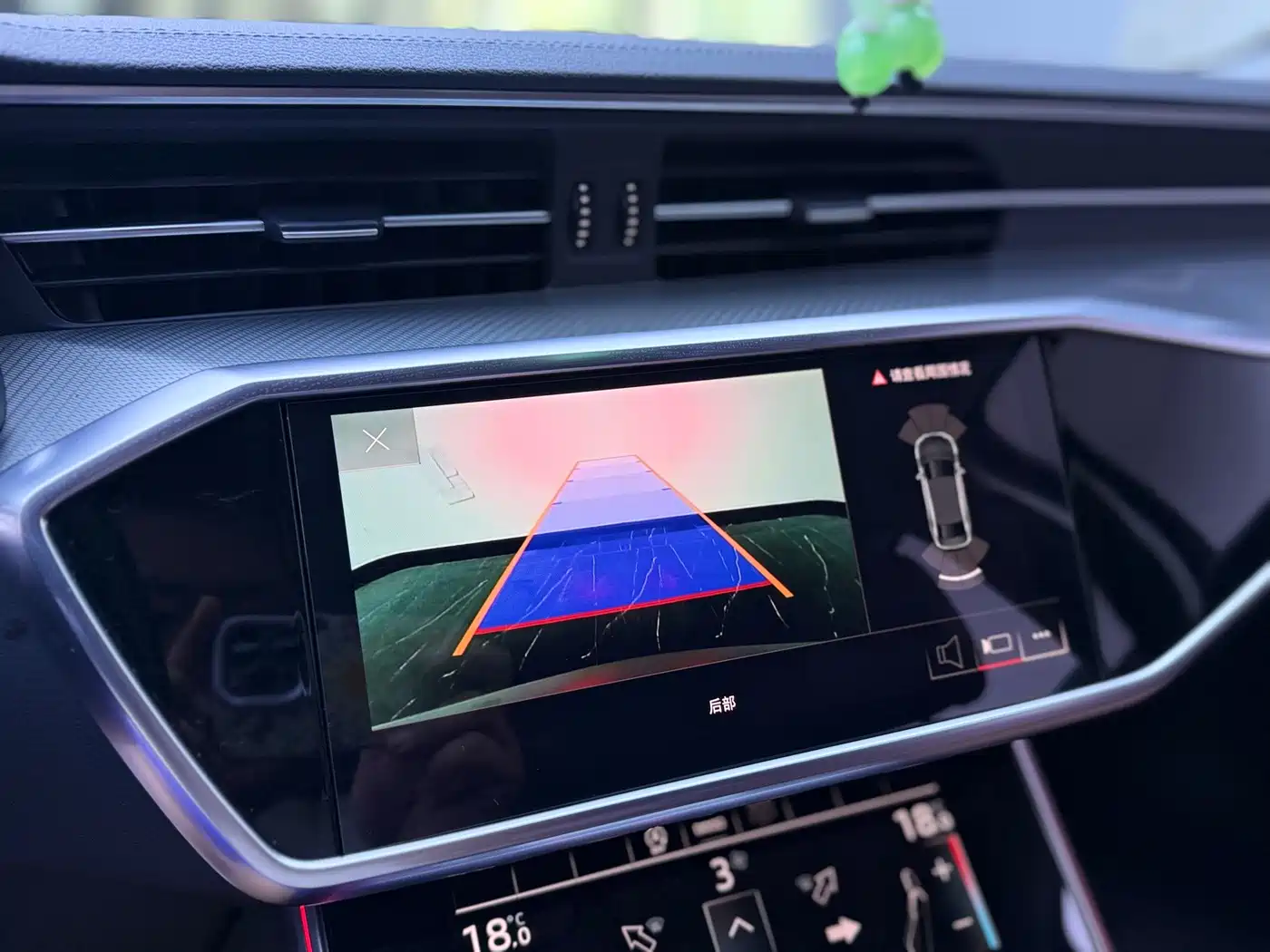 Фото 7 - Audi A6L