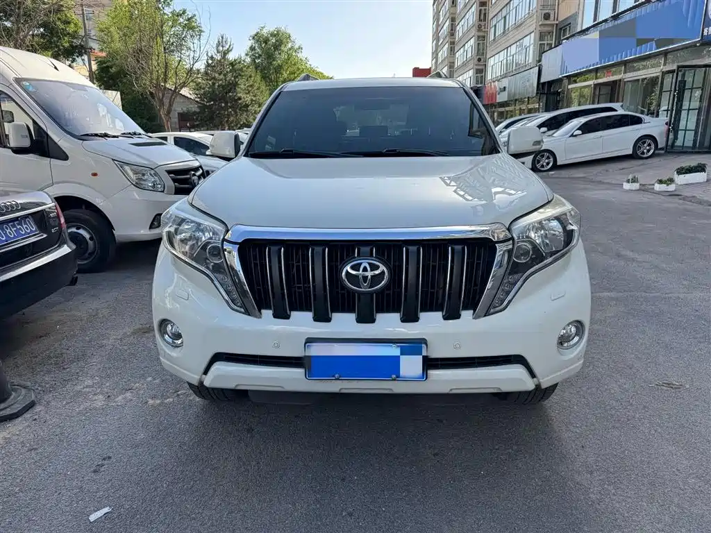 Toyota Prado 2018 3.5L Auto TX-L фото 2