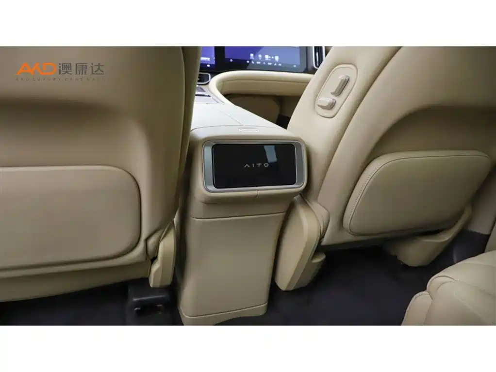 AITO Wenjie AITO M9 2025 Extended Range Max 52kWh 6-Seater фото 10