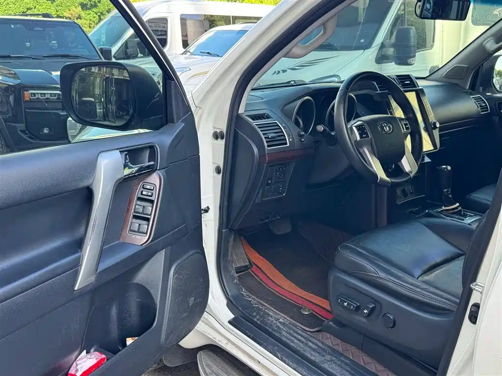 Toyota Prado 2018 3.5L Auto TX-L фото 3