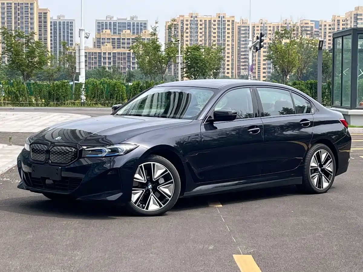 BMW i3 2025 eDrive 40 L Shadow Night Sport Package