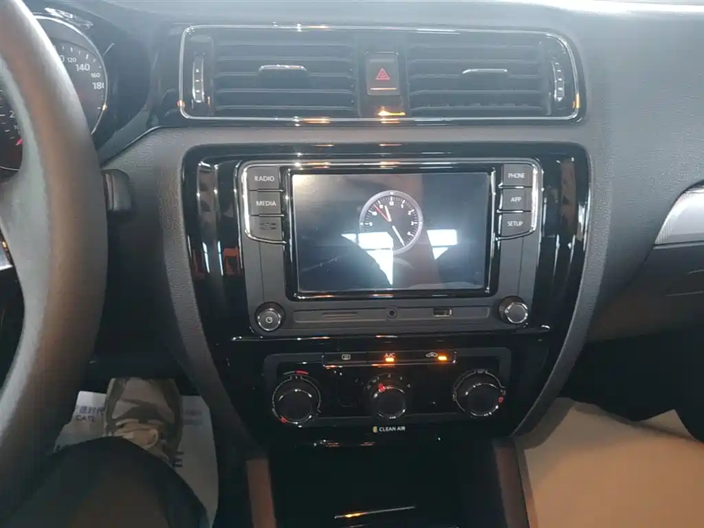 Volkswagen Sagitar 2018 1.6L Manual Comfort фото 13