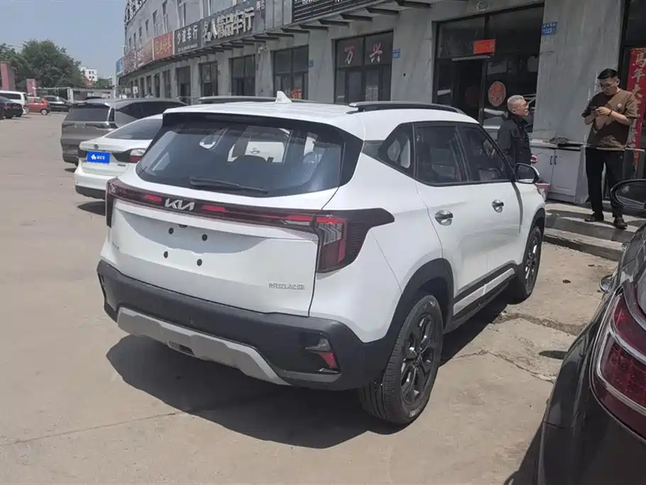 Kia Seltos 2023 1.5L CVT Luxury Edition фото 3