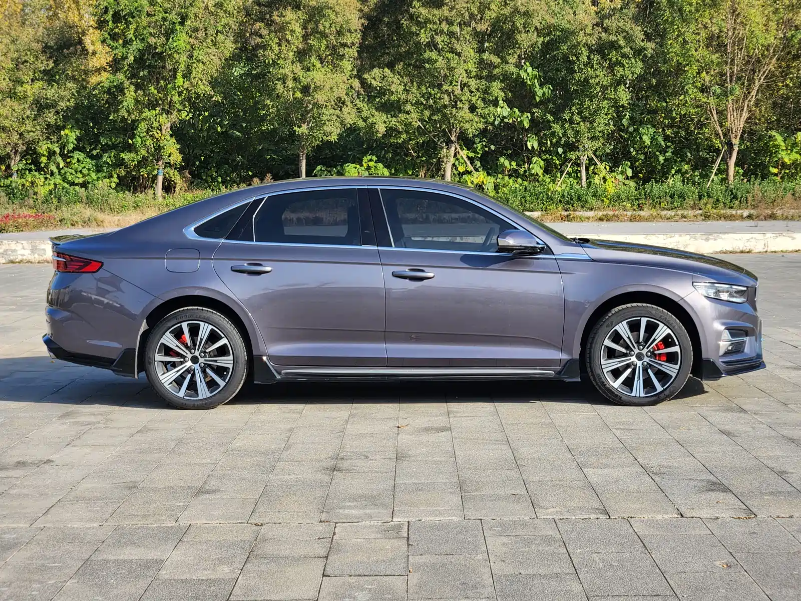 Фото 7 - Geely Preface