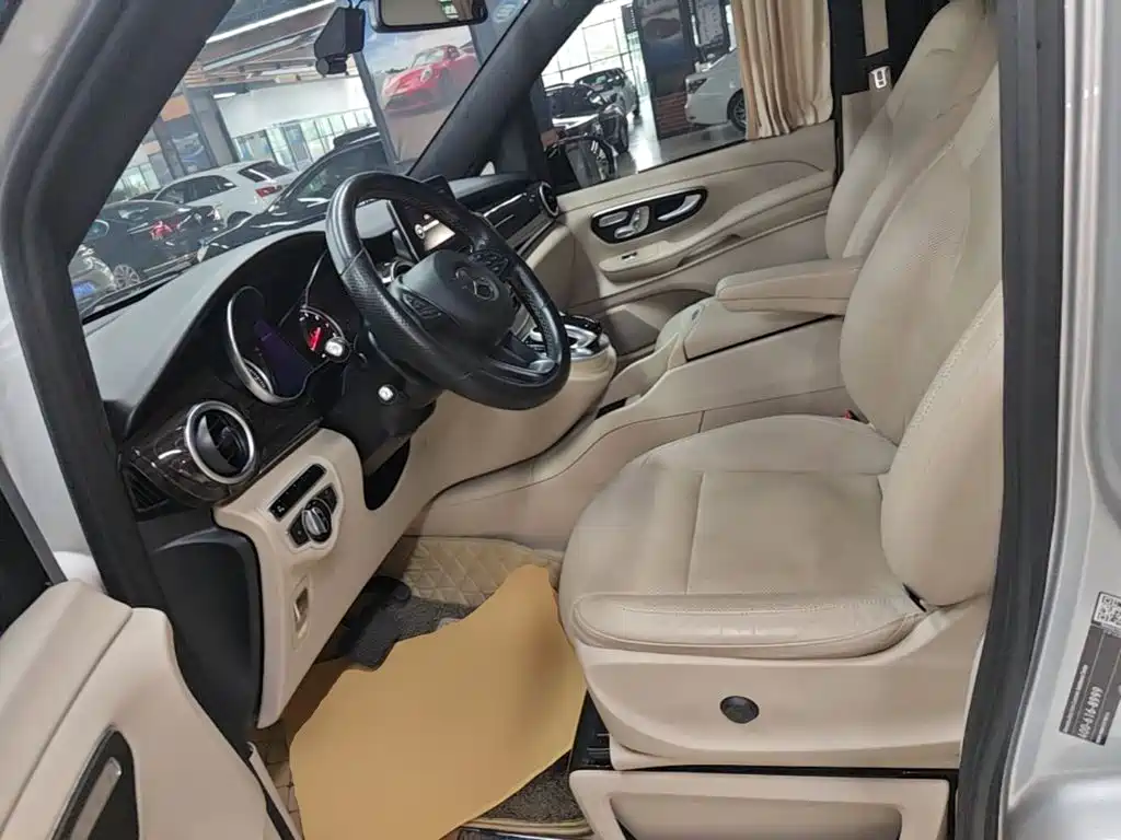 Mercedes-Benz V-Class 2017 2016 V 260 Navigator
