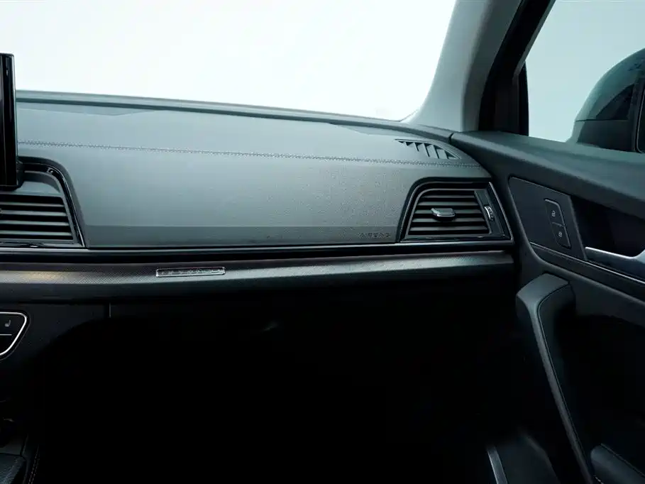 Audi Q5L 2022 40T Luxury Dynamic фото 26