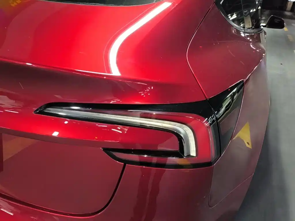 Фото 8 - Tesla Model 3