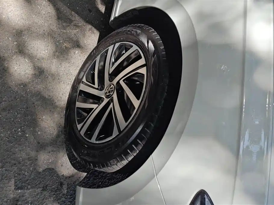 Volkswagen Lavida 2023 1.5L Automatic Starlight 5 Million Edition фото 6