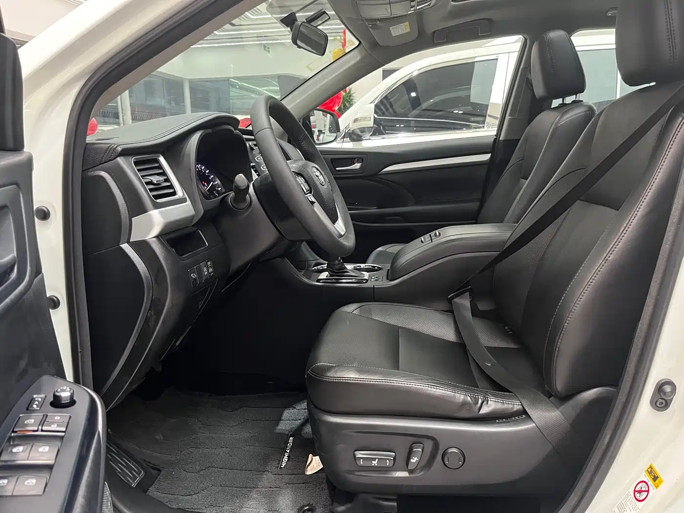 Toyota Highlander 2015 2.0T AWD Luxury Edition 7-seater фото 12