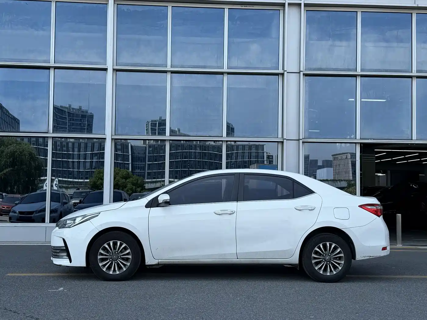 Toyota Corolla 2018 1.2T S-CVT GL Smart Edition фото 3