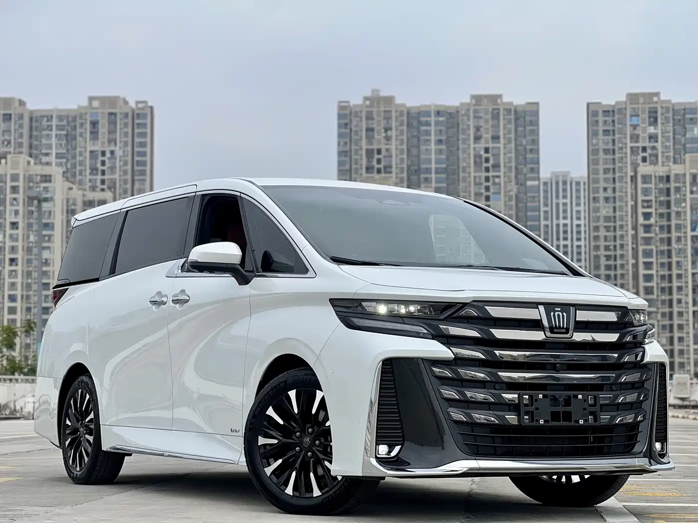 Toyota Vellfire 2025 2024 Crown Hybrid 2.5L Executive Premium Edition