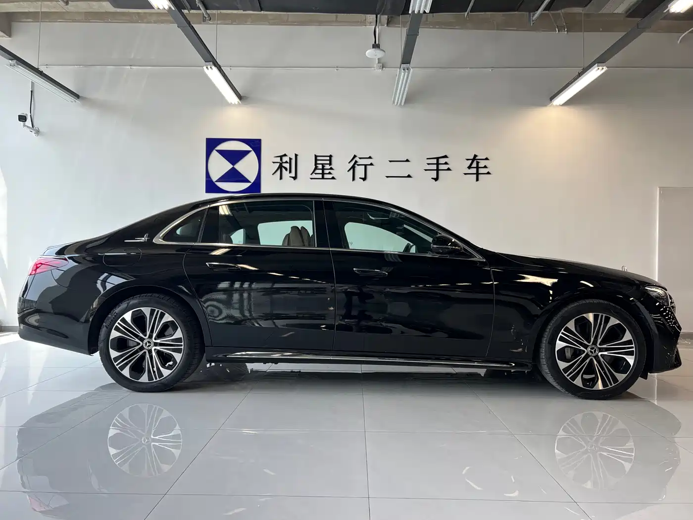 Mercedes-Benz E-Class New Energy 2024 E 350 e L Plug-in Hybrid Sedan фото 4