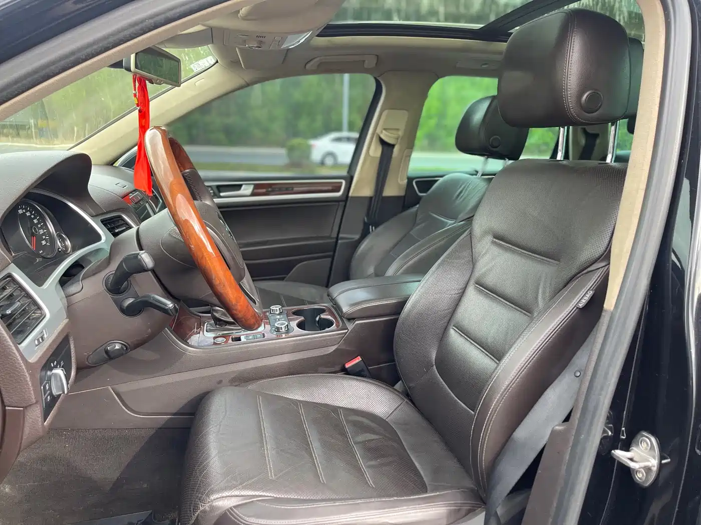 Volkswagen Touareg 2011 3.0TSI Luxury фото 9