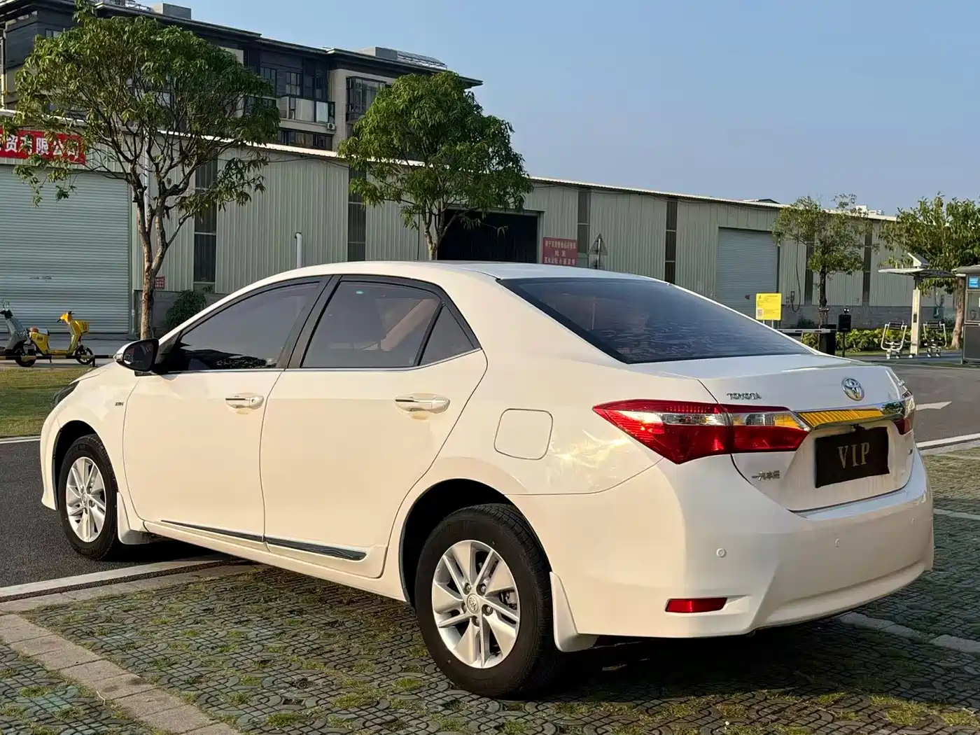 Toyota Corolla 2014 1.6L CVT GL-i фото 6