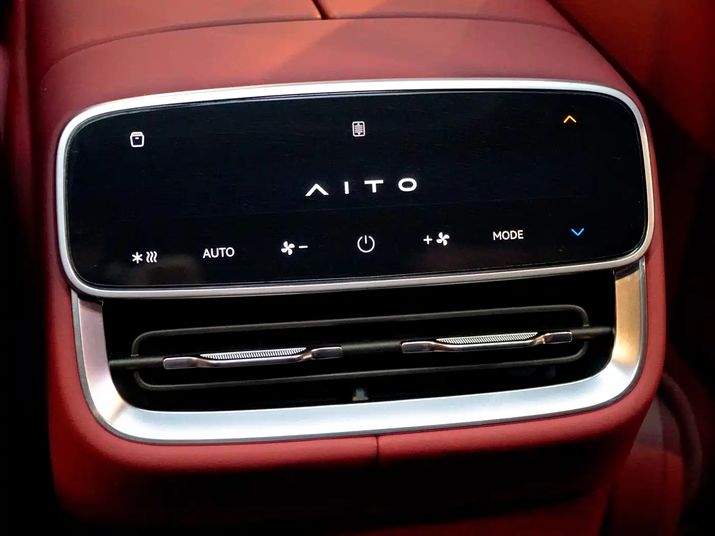 AITO Wenjie AITO M8 2025 Range Extender Max+ Edition 53.4kWh 5-seater фото 14