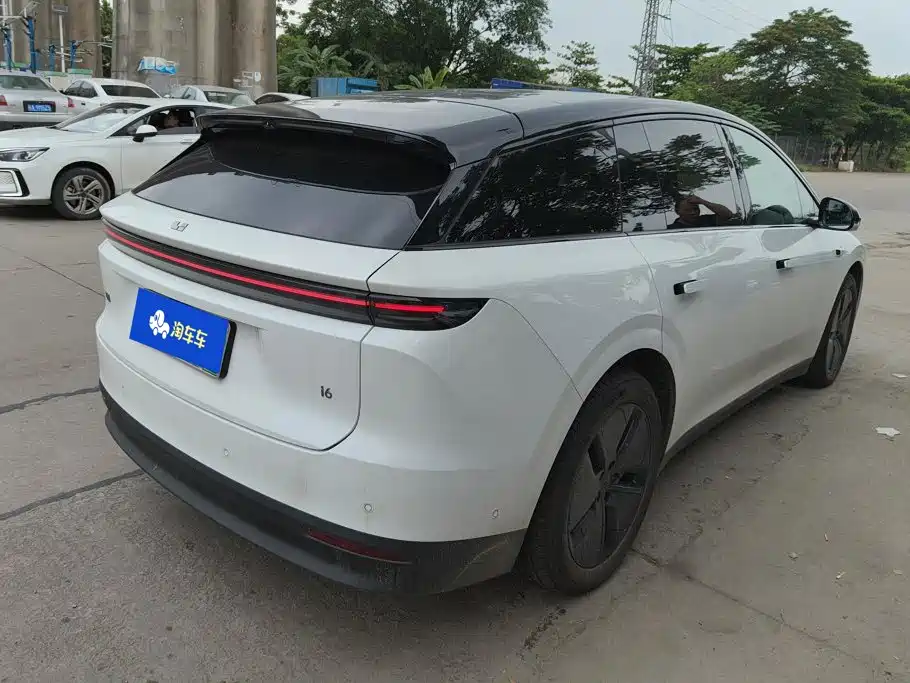 Li Auto i6 2026 2025 2WD Base Model
