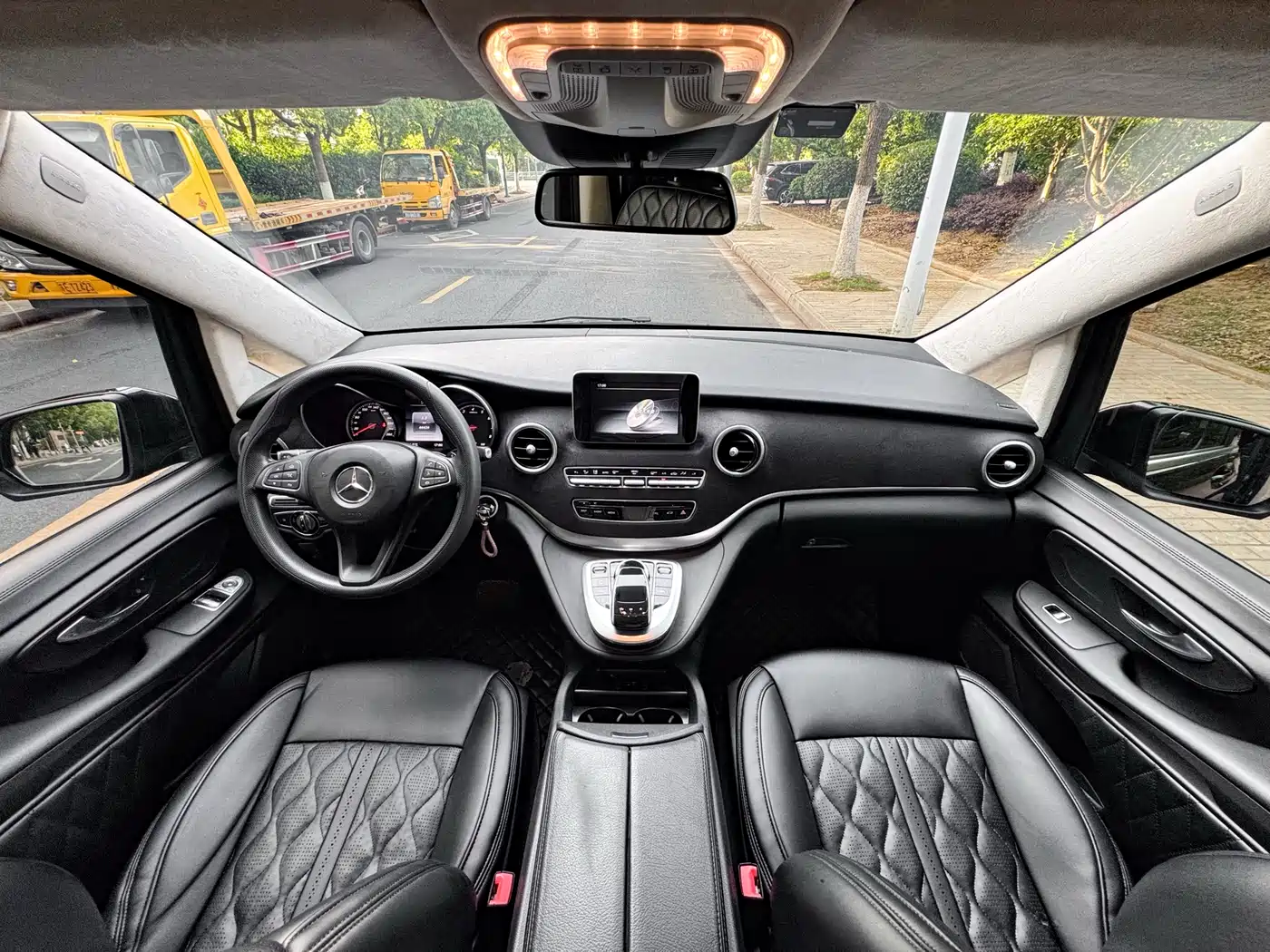Mercedes-Benz V-Class 2018 V 260 L Premium Long Version China V фото 6