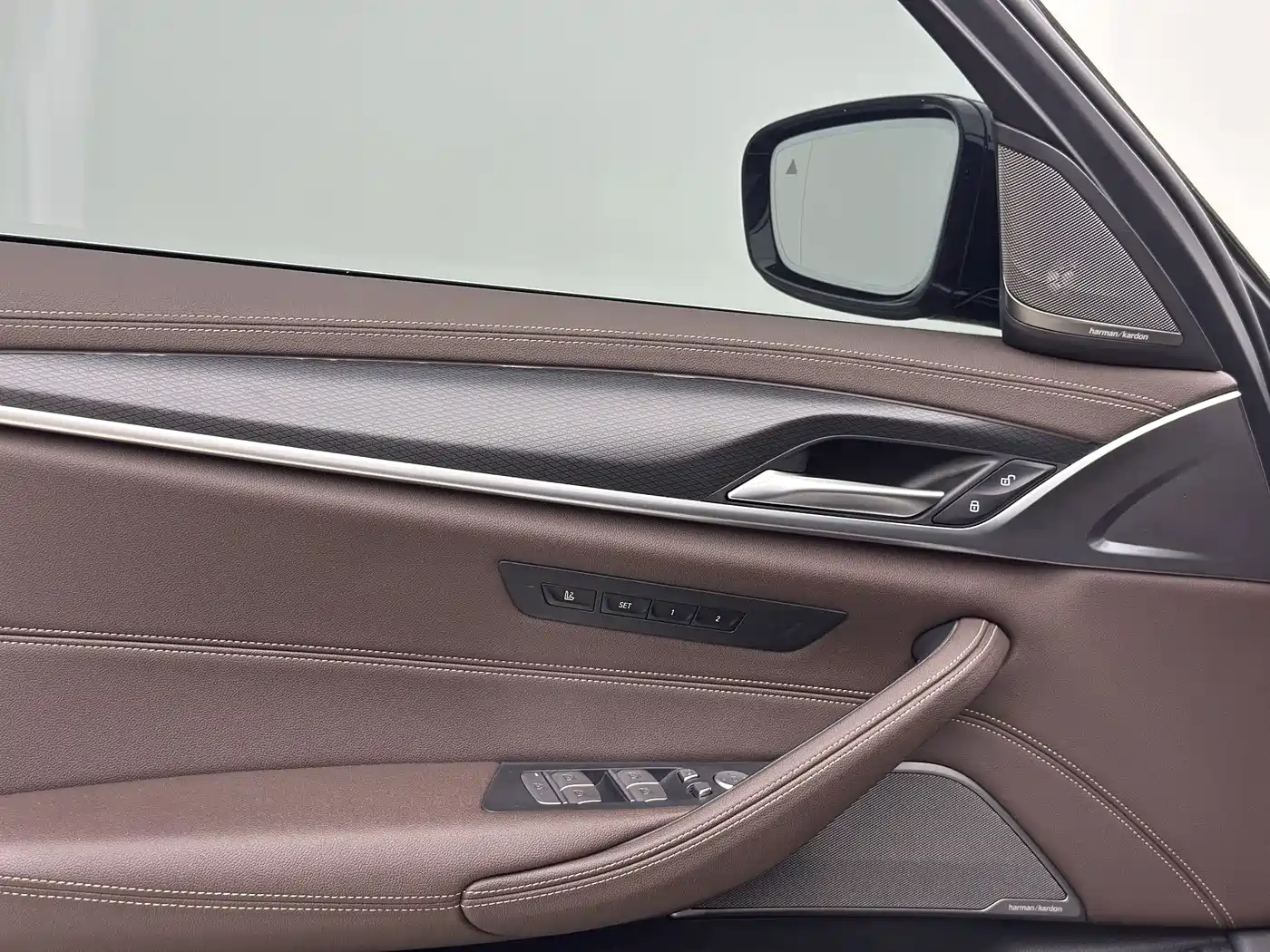 BMW 5 Series New Energy 2022 Facelift II 535Le Pioneer Edition M Sport Package фото 6