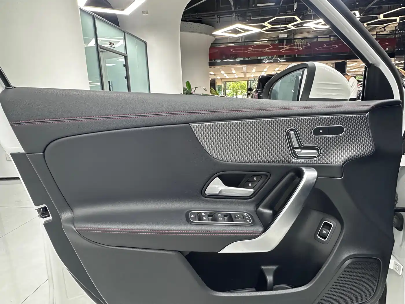 Mercedes-Benz A-Class 2025 A 200 L Fashion Edition фото 13