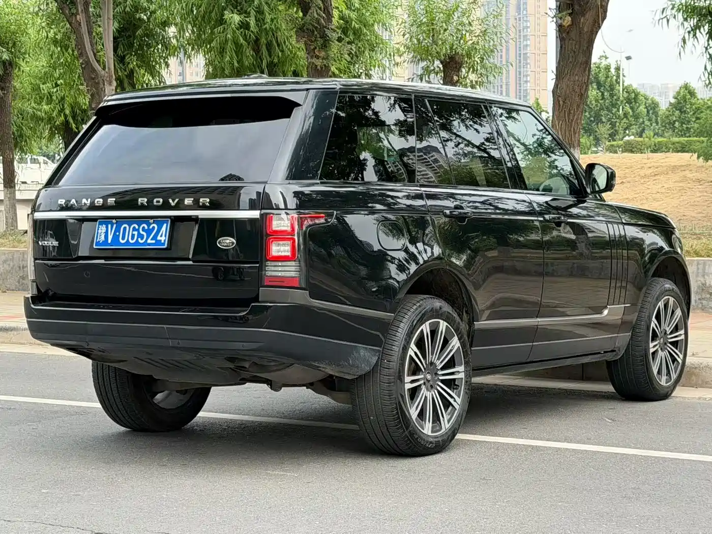 Land Rover Range Rover 2014 3.0 TDV6 Vogue SE фото 9