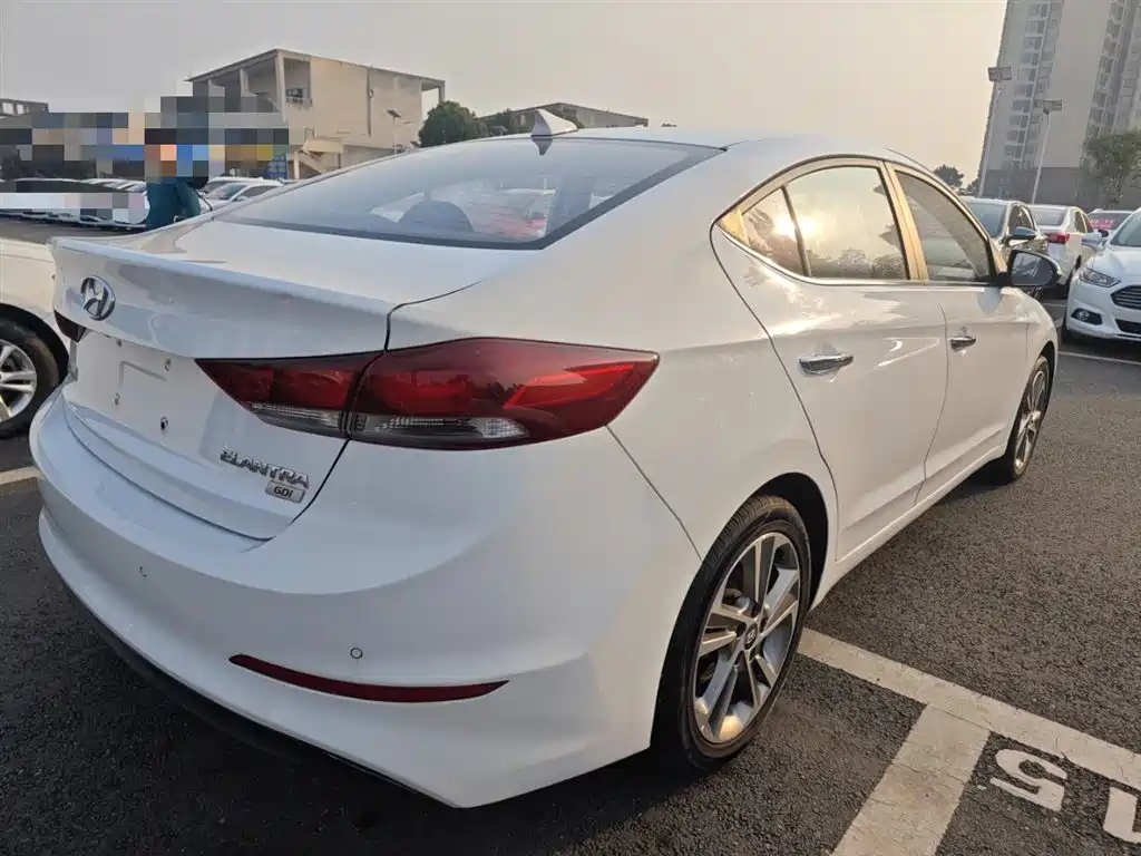 Hyundai Elantra 2016 Model 1.6L Automatic Smart Elite фото 6