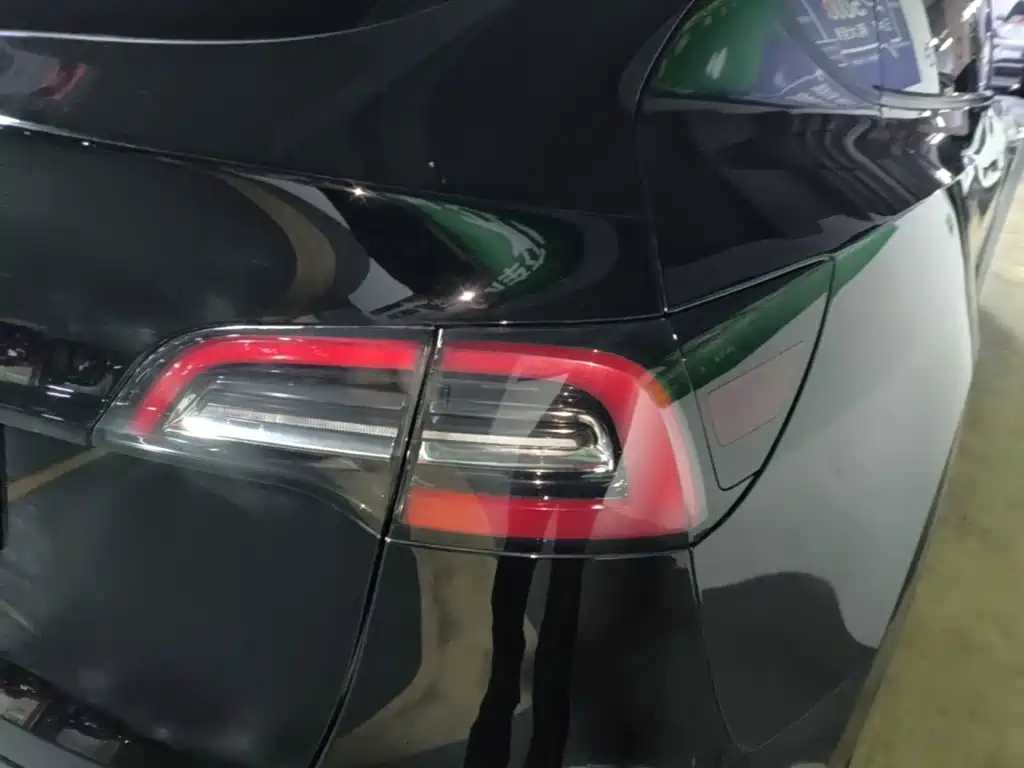 Фото 8 - Tesla Model Y