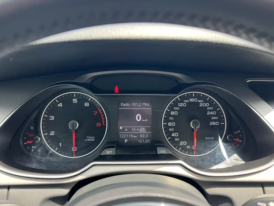 Audi A4L 2016 35 TFSI Collector's Edition Automatic Standard фото 6