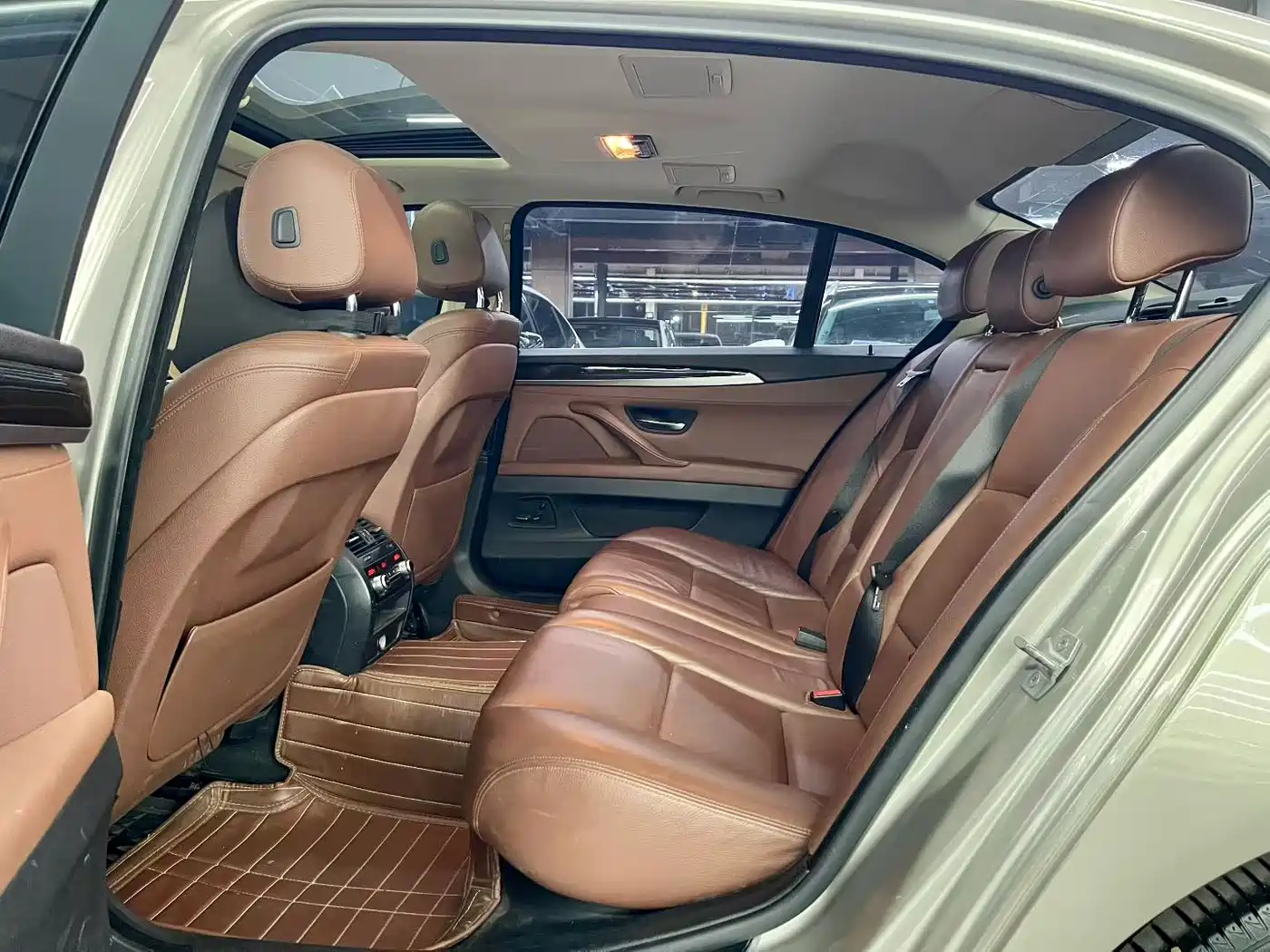 BMW 5 Series 2017 528Li Leading Edition фото 6
