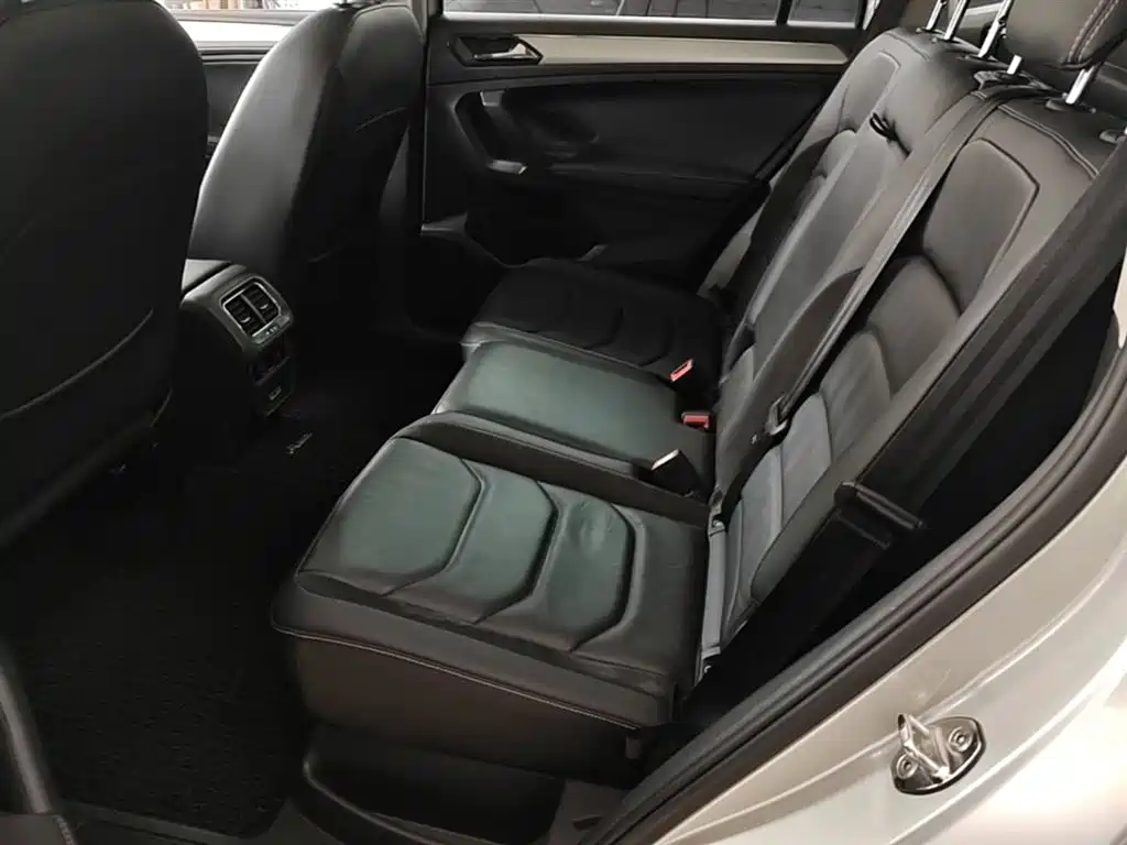 Volkswagen Tiguan L 2018 330TSI Automatic 2WD Luxury Edition фото 17