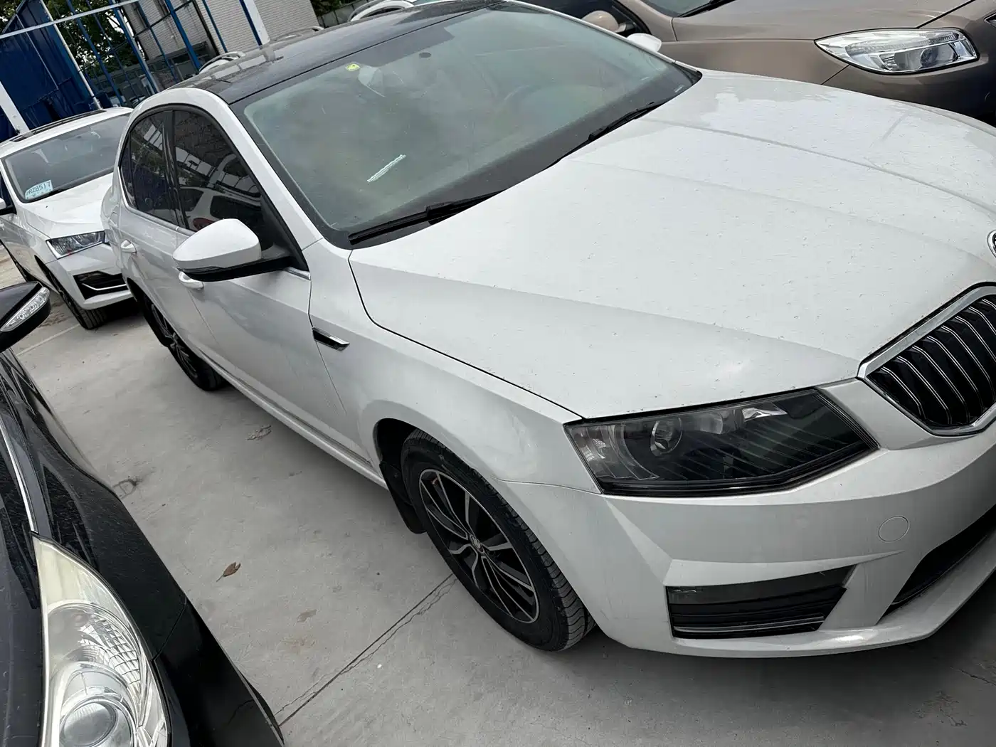 Škoda Octavia 2017 1.6L Automatic Smart Edition фото 2