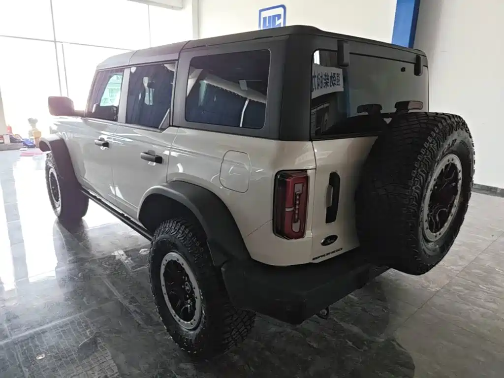 Ford Bronco 2026 2024 2.3T Badlands