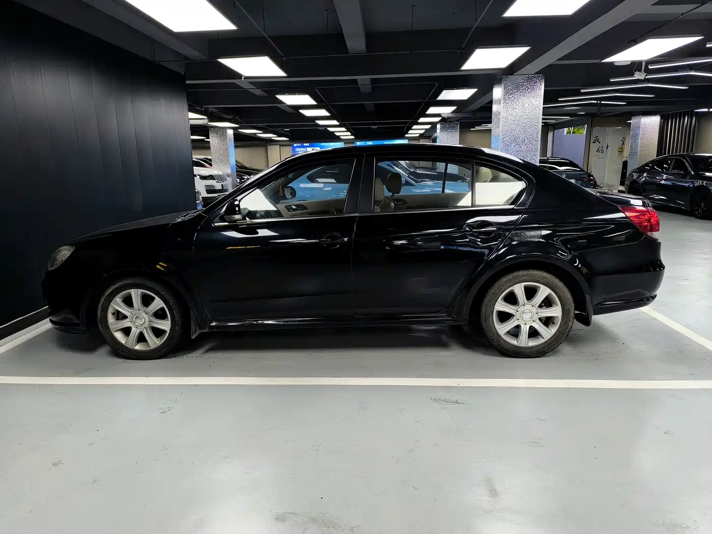 Volkswagen Lavida 2008 2.0L Manual Premium Edition фото 18